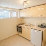 Дава се под наем Тристаен апартамент в Варна, Цветен квартал - 60 кв.м за 350 € - Снимка #1