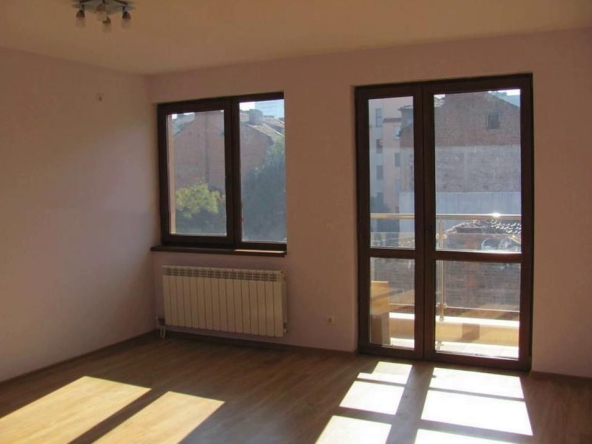 Дава се под наем Двустаен апартамент в София, Център - 65 кв.м за 661.98 € - Снимка #1