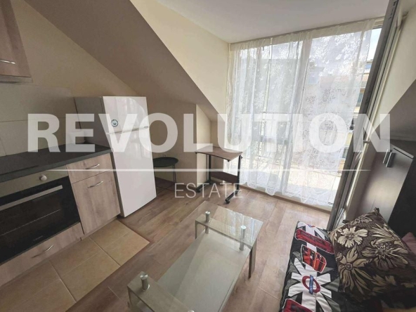 Дава се под наем Двустаен апартамент в Варна, Колхозен пазар - 45 кв.м за 300 € - Снимка #1