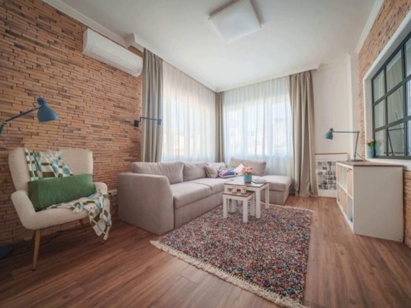 Четиристаен апартамент в София, Център - 110 кв.м за 5619 €/кв.м - Снимка #1