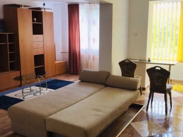 Дава се под наем Едностаен апартамент в Пловдив, Кършияка - 40 кв.м за 158.1 € - Снимка #1