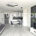 Дава се под наем Четиристаен апартамент в Варна, Чайка - 165 кв.м за 1500 € - Снимка #1