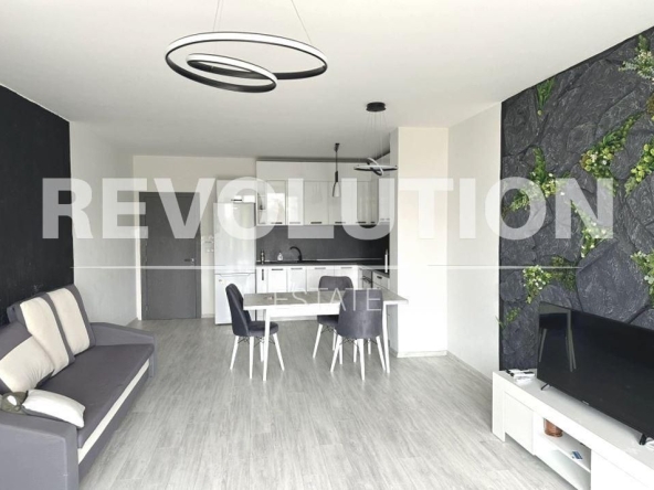 Дава се под наем Четиристаен апартамент в Варна, Чайка - 165 кв.м за 1500 € - Снимка #1