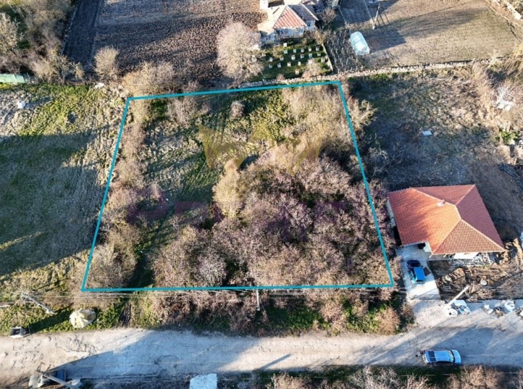 Парцел в с. Гурково, Област Добрич - 1680 кв.м за 6 €/кв.м - Снимка #1