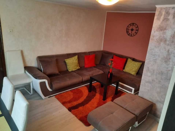 Дава се под наем Тристаен апартамент в Пловдив, Център - 56 кв.м за 280.5 € - Снимка #1