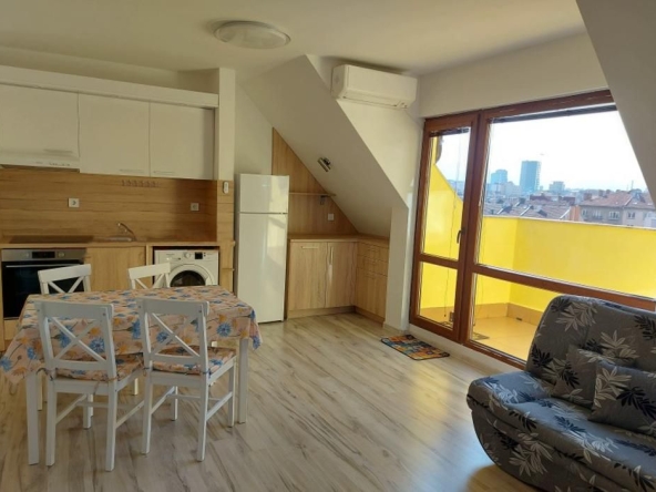 Дава се под наем Двустаен апартамент в София, Център - 50 кв.м за 598.23 € - Снимка #1