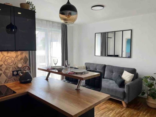 Дава се под наем Двустаен апартамент в Пловдив, Христо Смирненски - 56 кв.м за 306 € - Снимка #1