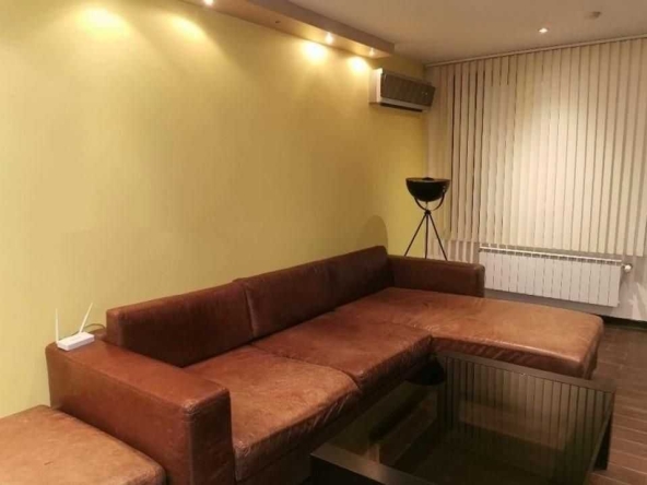 Дава се под наем Тристаен апартамент в София, Изток - 105 кв.м за 479.4 € - Снимка #1