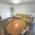 Дава се под наем Тристаен апартамент в Аксаково - 100 кв.м за 500 € - Снимка #1