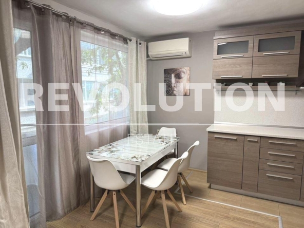 Дава се под наем Двустаен апартамент в Варна, Колхозен пазар - 65 кв.м за 600 € - Снимка #1