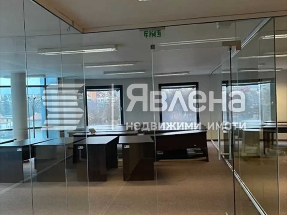 Дава се под наем Офис в София, Хаджи Димитър - 330 кв.м за 1316.31 € - Снимка #1