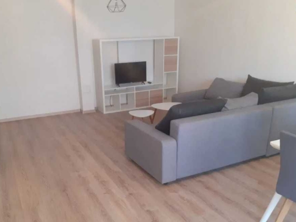 Дава се под наем Двустаен апартамент в Пловдив, Гагарин - 60 кв.м за 290.7 € - Снимка #1