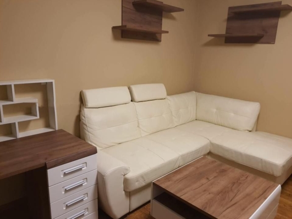 Дава се под наем Тристаен апартамент в София, Център - 86 кв.м за 1000 € - Снимка #1