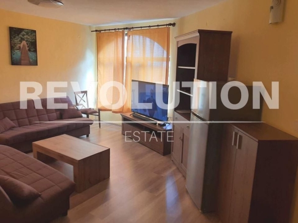 Дава се под наем Тристаен апартамент в Варна, м-т Траката - 90 кв.м за 675 € - Снимка #1