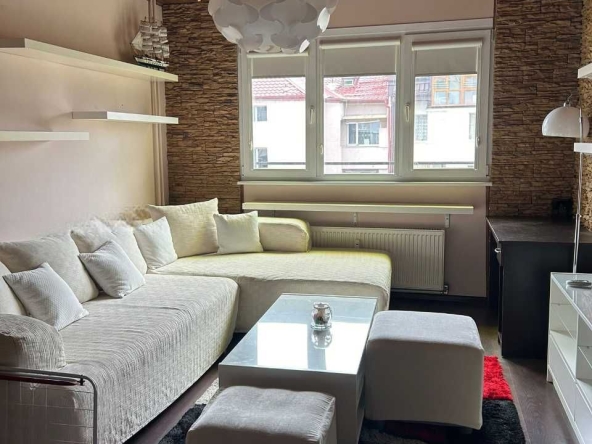 Дава се под наем Тристаен апартамент в София, Център - 90 кв.м за 599.25 € - Снимка #1