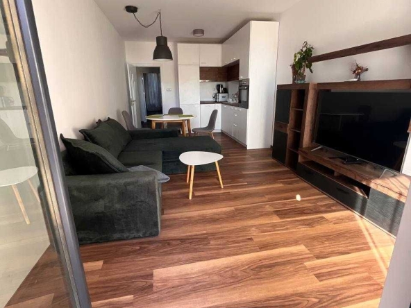 Дава се под наем Двустаен апартамент в Варна, Център - 55 кв.м за 700 € - Снимка #1