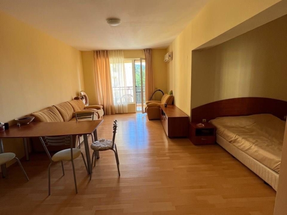 Дава се под наем Едностаен апартамент в к.к. Златни пясъци - 52 кв.м за 400 € - Снимка #1