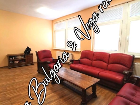 Дава се под наем Многостаен апартамент в Горна Оряховица - 400 кв.м за 82000 € - Снимка #1