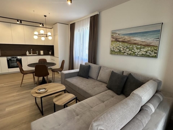 Дава се под наем Тристаен апартамент в Пловдив, Остромила - 98 кв.м за 600 € - Снимка #1