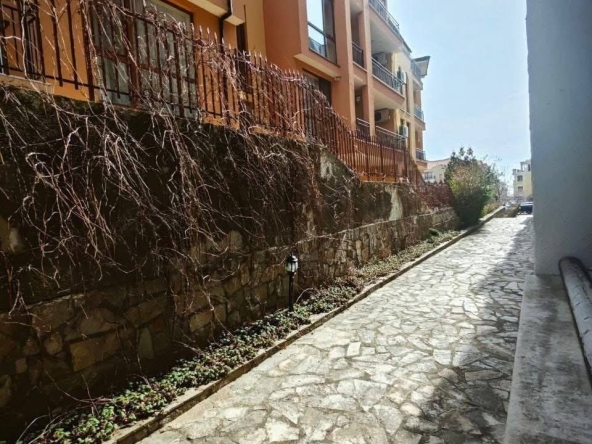 Двустаен апартамент в к.к. Златни пясъци - 85 кв.м за 730 €/кв.м - Снимка #1