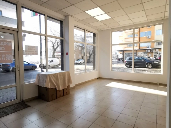 Магазин в Горна Оряховица - 75 кв.м за 1600 €/кв.м - Снимка #1