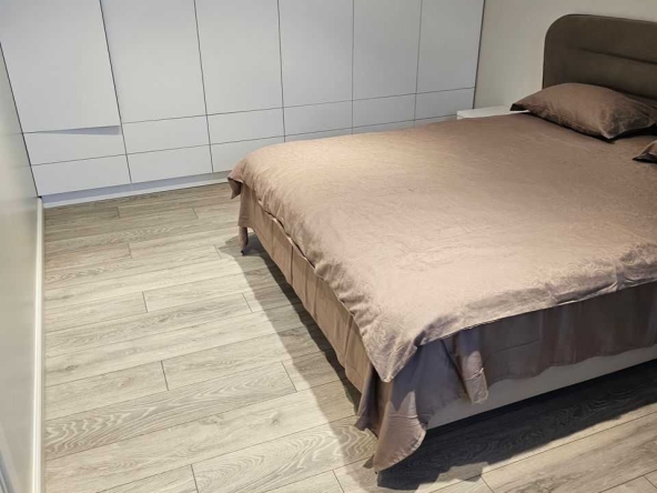 Дава се под наем Двустаен апартамент в София, Център - 54 кв.м за 350 € - Снимка #1