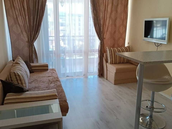 Ателие в к.к. Слънчев бряг - 39 кв.м за 15 €/кв.м - Снимка #1