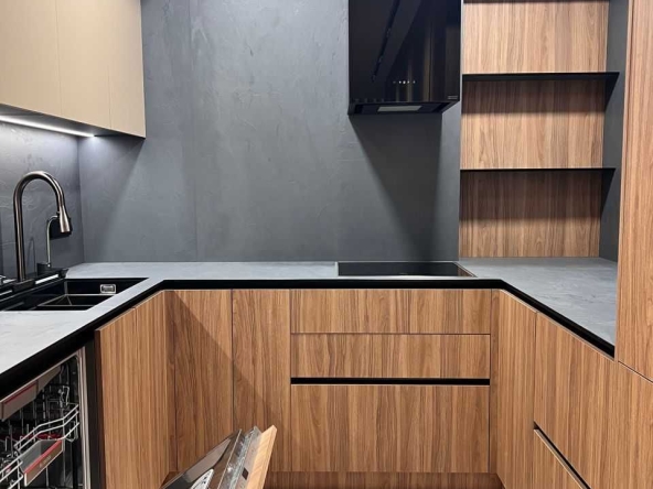 Дава се под наем Двустаен апартамент в София, Витоша - 86 кв.м за 500 € - Снимка #1