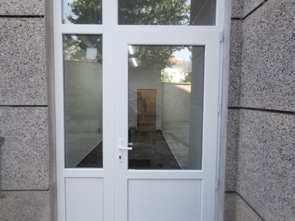 Дава се под наем Магазин в Добрич, Център - 30 кв.м за 204 € - Снимка #1