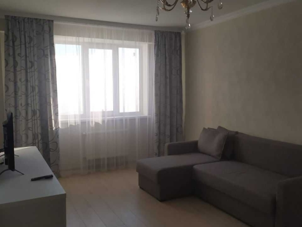 Дава се под наем Едностаен апартамент в София, Люлин 4 - 52 кв.м за 350 € - Снимка #1