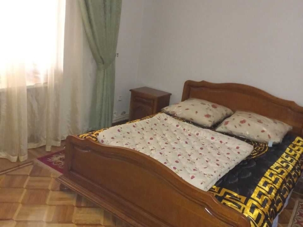 Дава се под наем Етаж от къща в София, Павлово - 73 кв.м за 375 € - Снимка #1