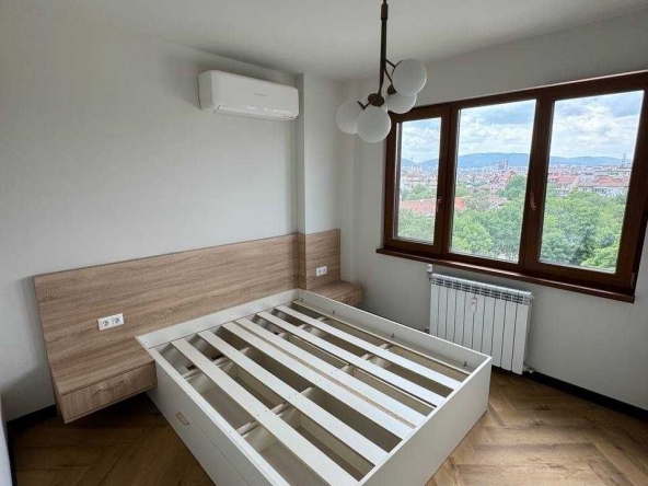 Двустаен апартамент в София, Център - 60 кв.м за 4000 €/кв.м - Снимка #1