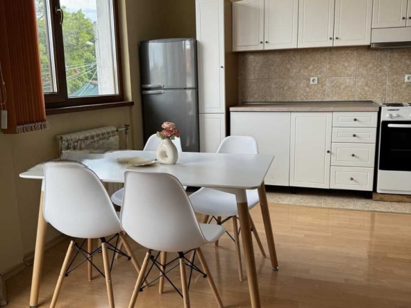 Дава се под наем Тристаен апартамент в София, Горубляне - 100 кв.м за 612 € - Снимка #1