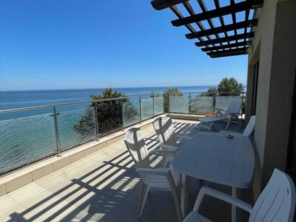 Тристаен апартамент в Бяла - 120 кв.м за 1000 €/кв.м - Снимка #1