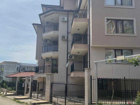 Дава се под наем Двустаен апартамент в Приморско - 40 кв.м за 255 € - Снимка #1