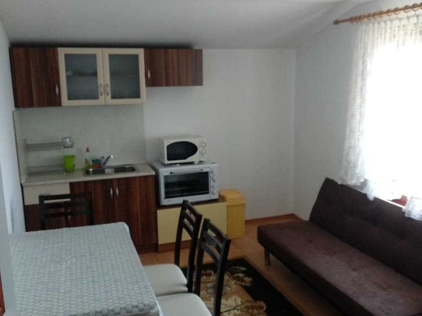 Дава се под наем Двустаен апартамент в Смолян, Невястата - 60 кв.м за 204 € - Снимка #1