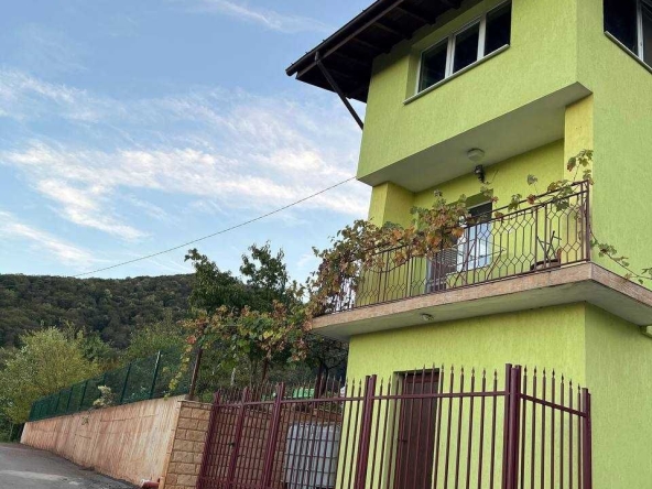 Къща в Ботевград - 1485 кв.м за 169 €/кв.м - Снимка #1