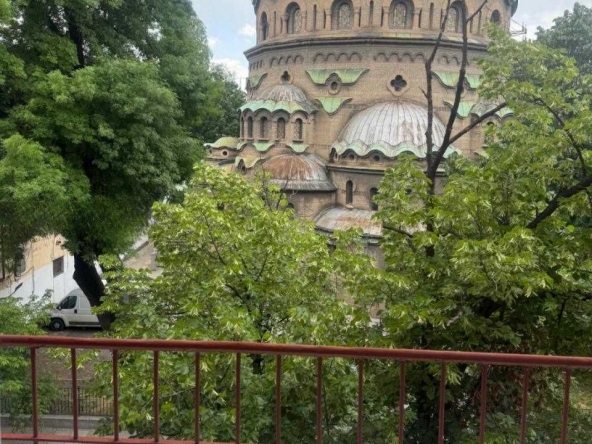 Дава се под наем Двустаен апартамент в София, Център - 66 кв.м за 750 € - Снимка #1