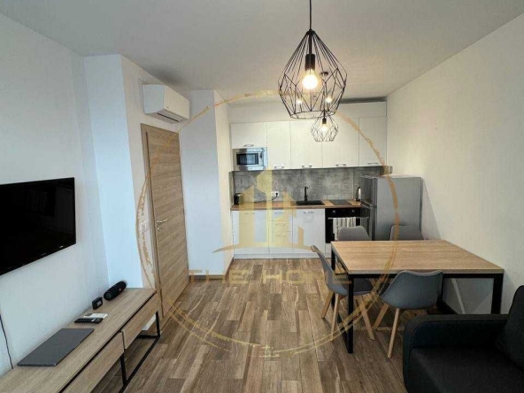 Дава се под наем Двустаен апартамент в к.к. Св.Св. Константин и Елена - 60 кв.м за 900 € - Снимка #1