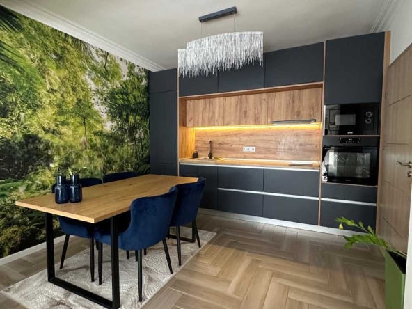 Дава се под наем Тристаен апартамент в София, Лозенец - 118 кв.м за 918 € - Снимка #1