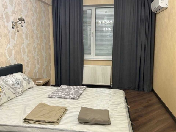 Дава се под наем Двустаен апартамент в София, Център - 85 кв.м за 375 € - Снимка #1