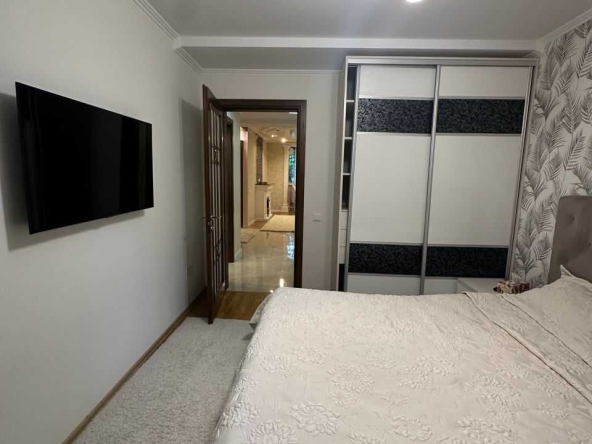 Дава се под наем Двустаен апартамент в София, Надежда 2 - 70 кв.м за 375 € - Снимка #1