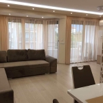 Дава се под наем Тристаен апартамент в София, Хиподрума - 130 кв.м за 1019.49 € - Снимка #1