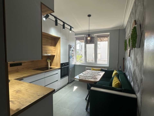 Дава се под наем Двустаен апартамент в София, Център - 51 кв.м за 450 € - Снимка #1