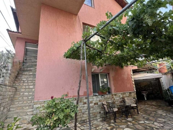 Къща в Куклен - 200 кв.м за 1125 €/кв.м - Снимка #1