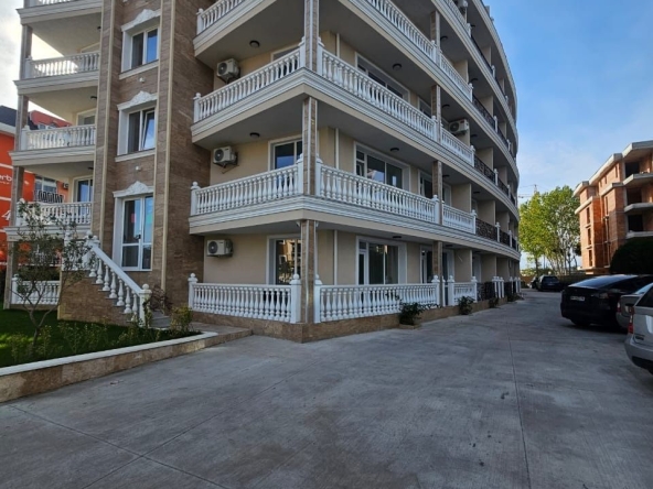 Дава се под наем Къща в к.к. Слънчев бряг - 55 кв.м за 30000 € - Снимка #1