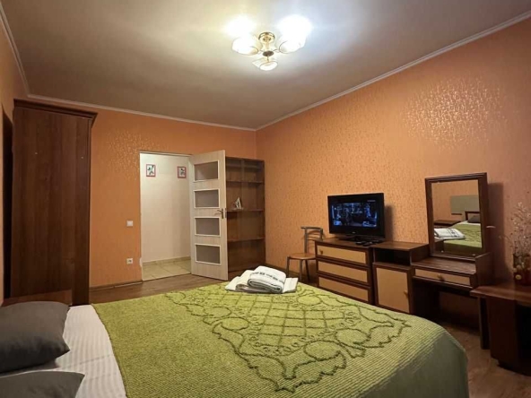 Дава се под наем Двустаен апартамент в София, Изгрев - 70 кв.м за 325 € - Снимка #1