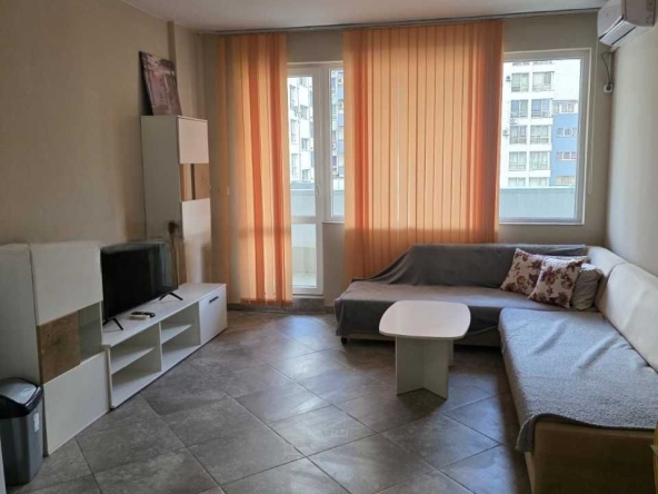 Дава се под наем Двустаен апартамент в София, Студентски град - 70 кв.м за 560 € - Снимка #1