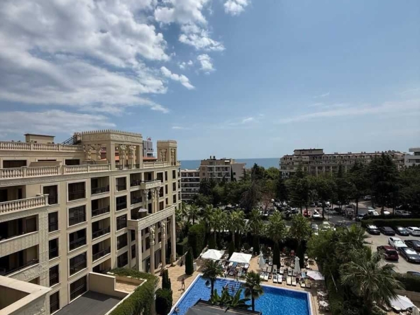 Тристаен апартамент в к.к. Златни пясъци - 75 кв.м за 1190 €/кв.м - Снимка #1