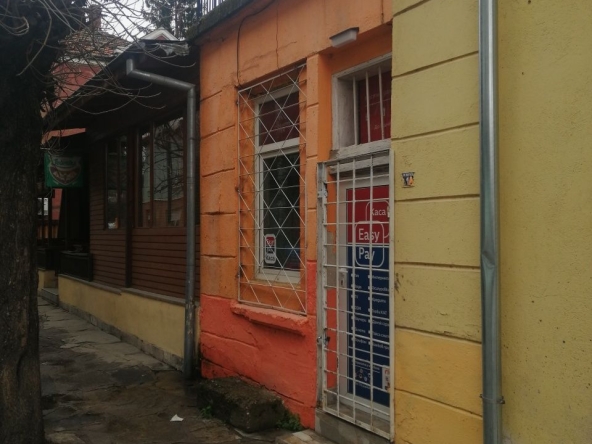 Дава се под наем Магазин в Ракитово - 12 кв.м за 149.43 € - Снимка #1